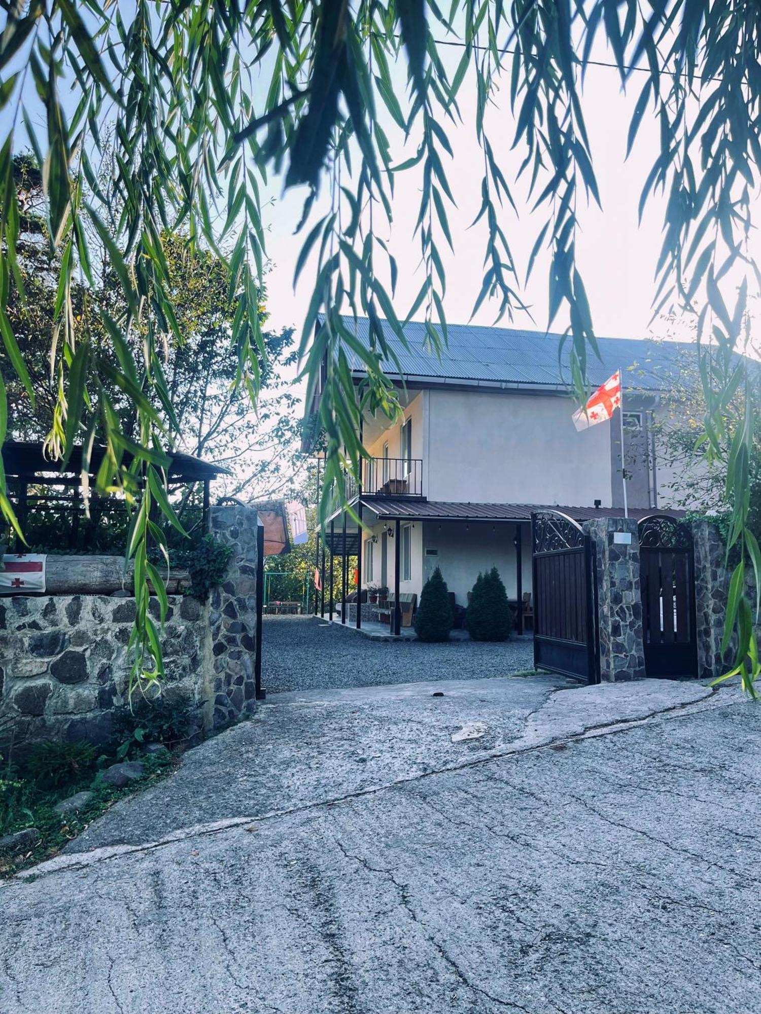 Guest House On Meskheti Borjomi Bagian luar foto